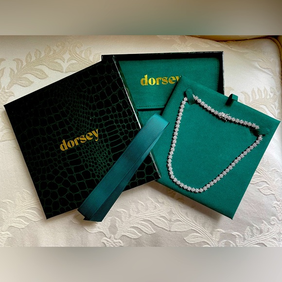 Dorsey

PETITE MARGUERITE, WHITE SAPPHIRE SILVER RIVIÈRE Necklace - Picture 2 of 8